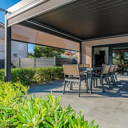 Апартаменты Royal Вир