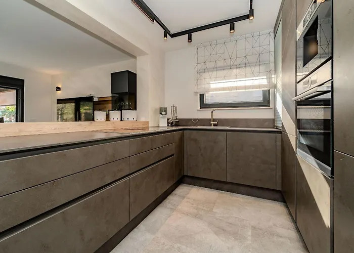 Royal Апартаменты Вир