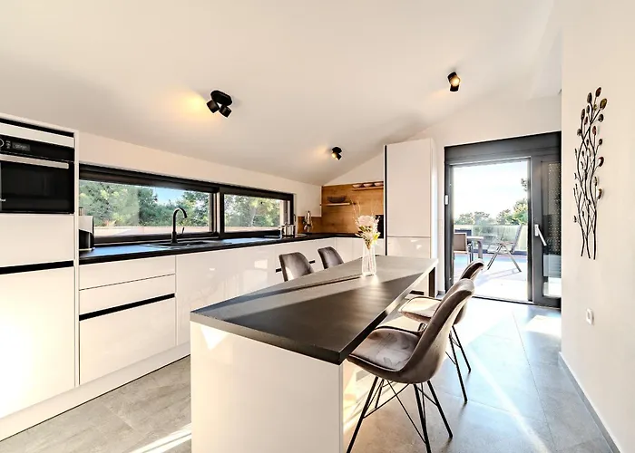 Апартаменты Royal Вир