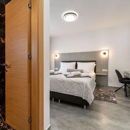 Royal Apartment Vir